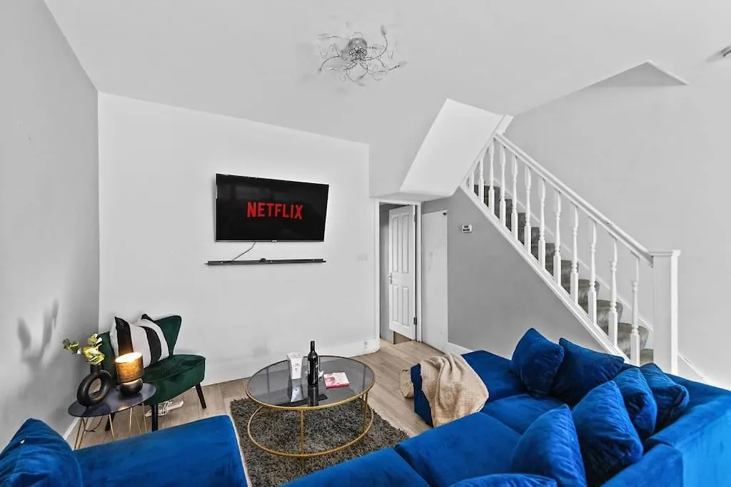 Charming Leytonstone 5 Bed - Apartment London