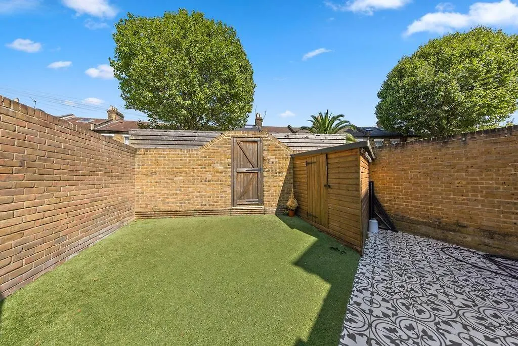 Charming Leytonstone 5 Bed - Apartment London