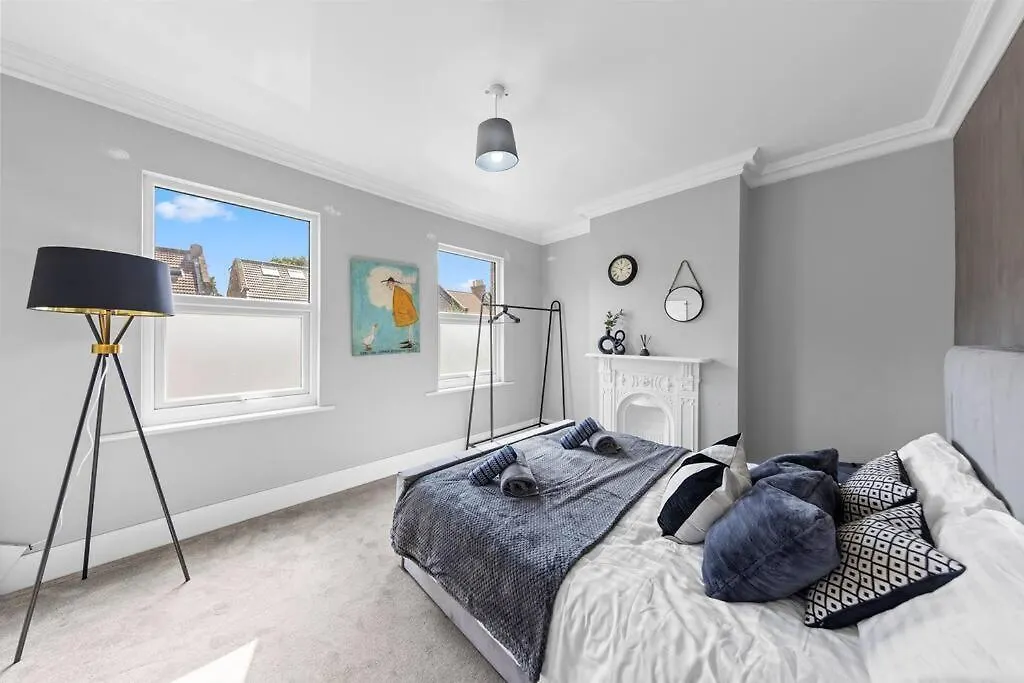 Charming Leytonstone 5 Bed - Apartment London 0*,