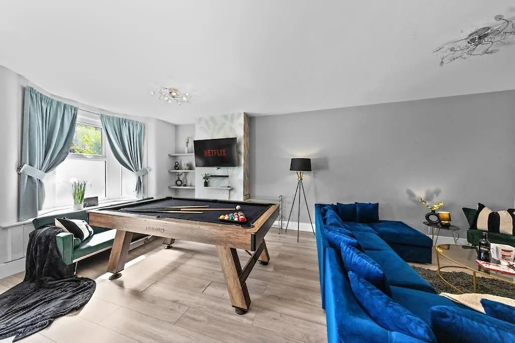 Charming Leytonstone 5 Bed - location